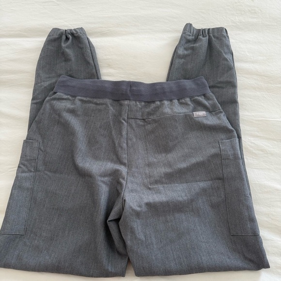 Figs Graphite Joggers - Picture 4 of 6
